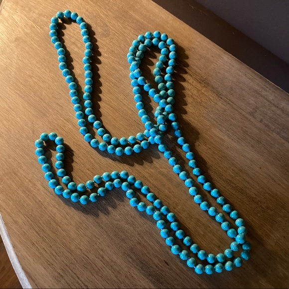 Turquoise bead knotted necklace. - Picture 14 of 16